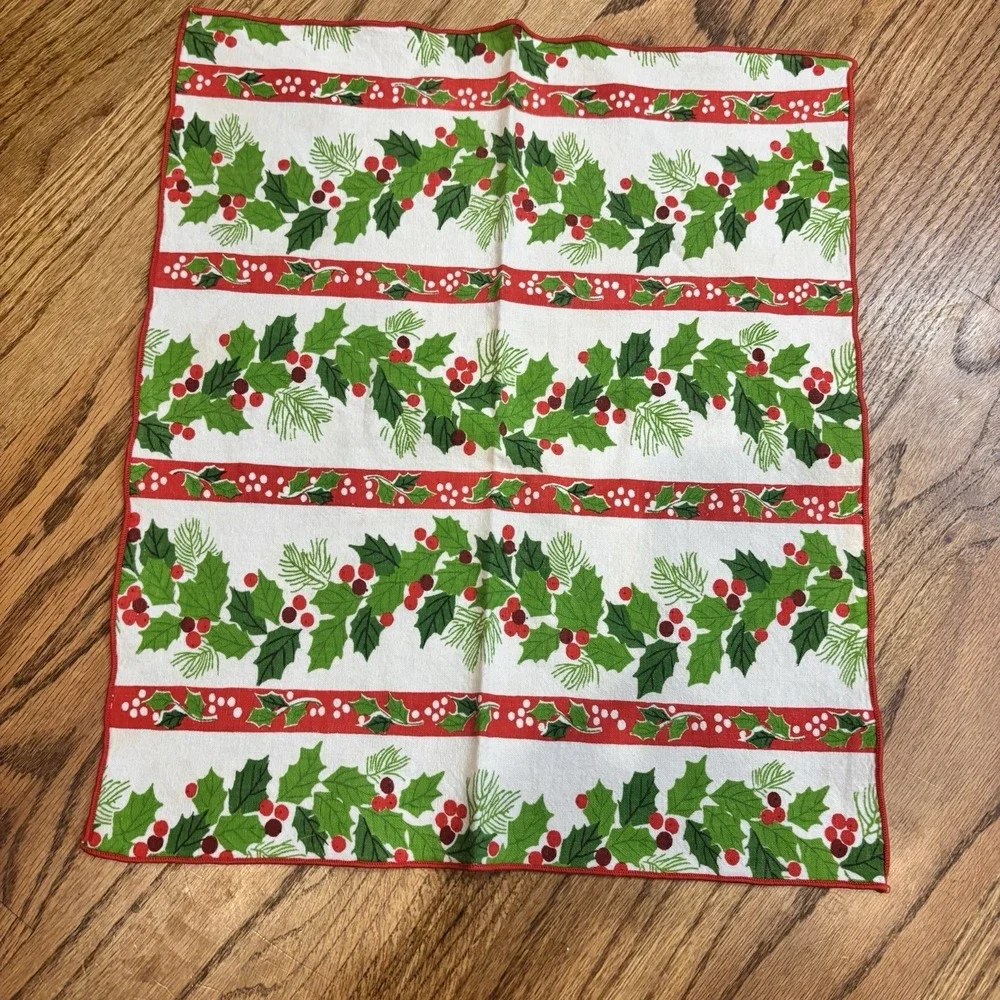 Vintage‎ Christmas Holly Berry Cloth Napkins Set of 10 Red Green 17x14